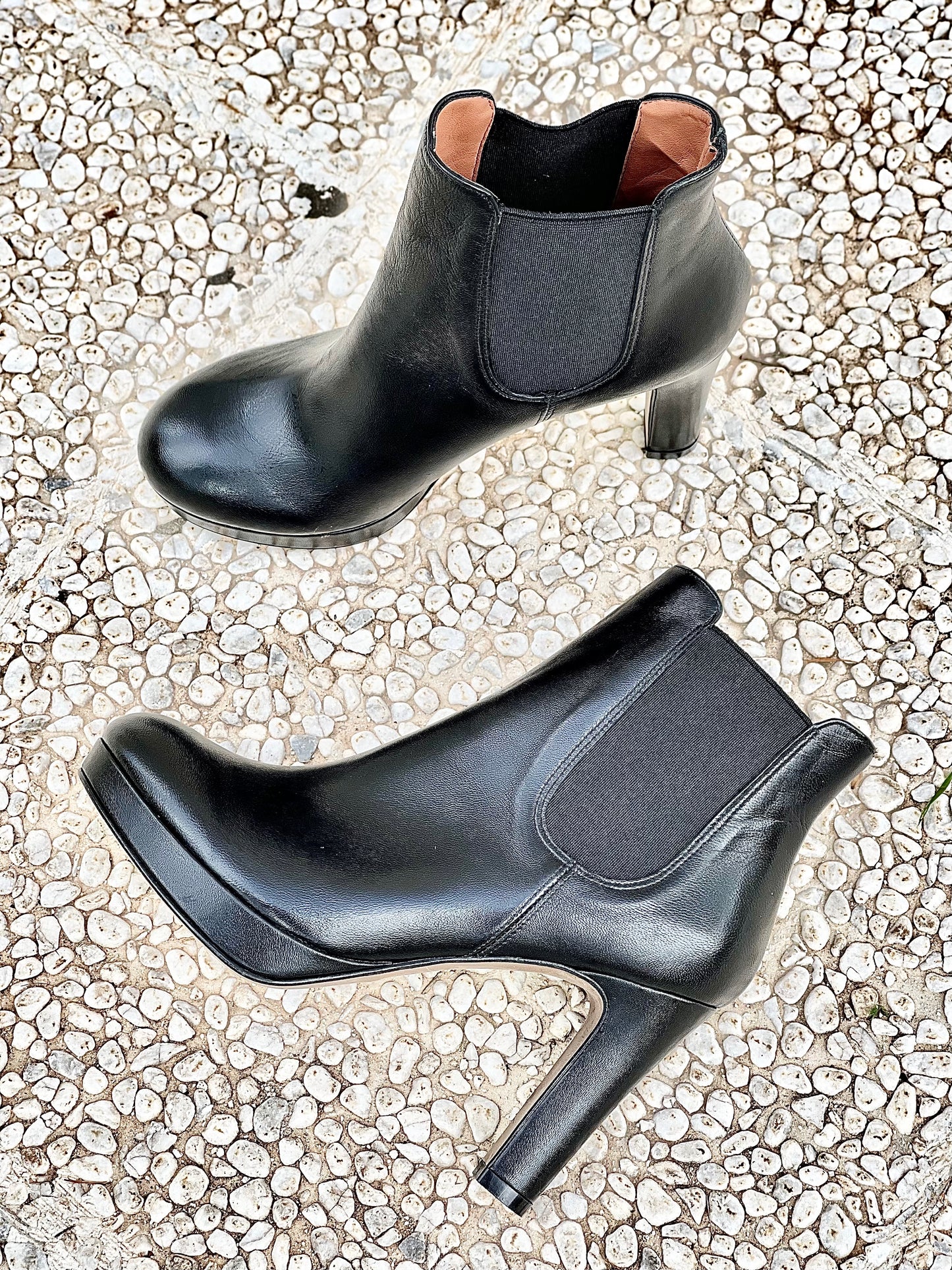 EGON BLACK