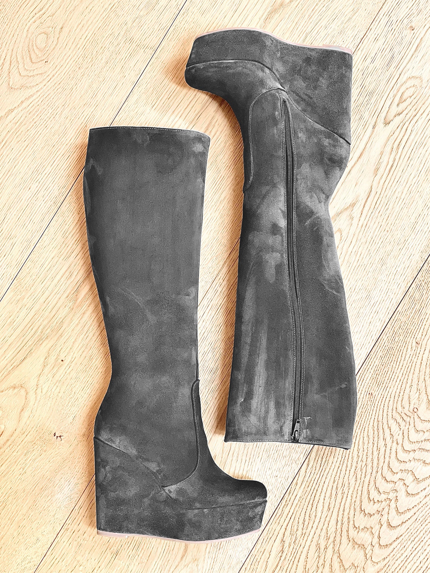 SAM GREY SUEDE