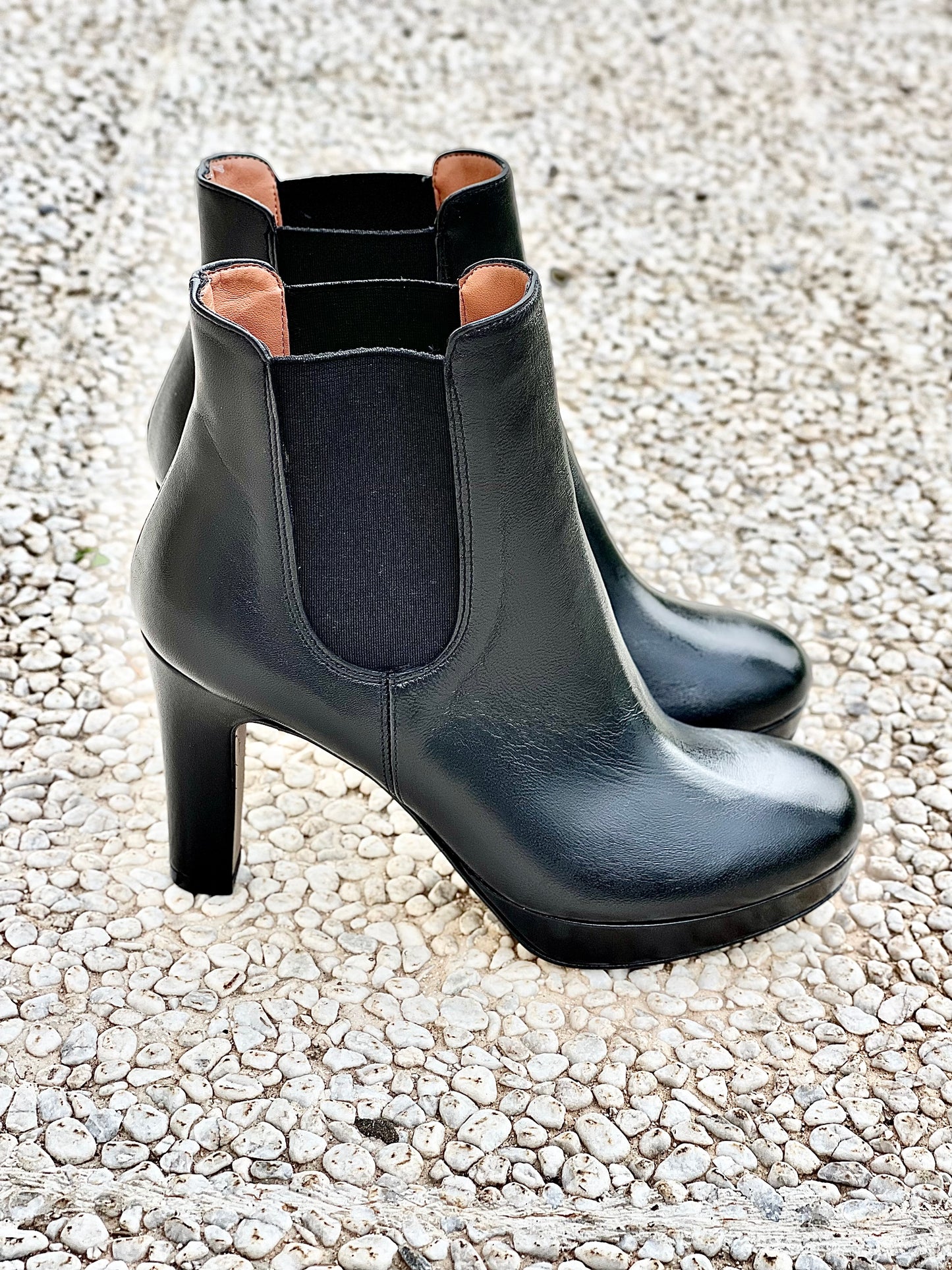 EGON BLACK