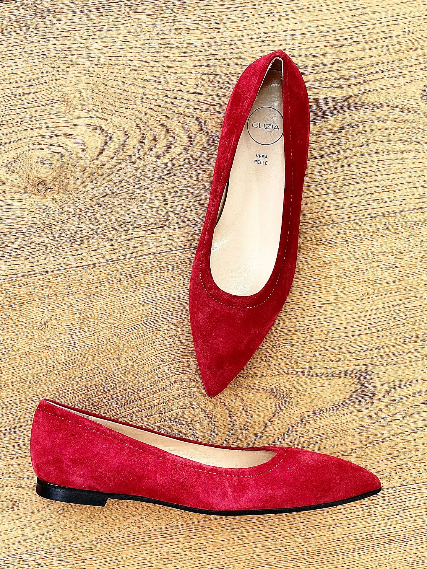 UMA RED SUEDE