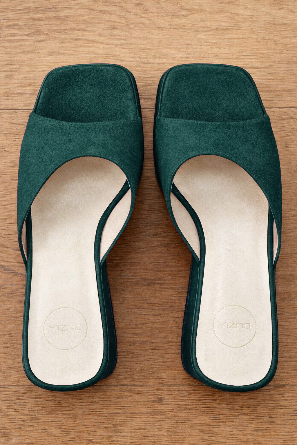 YUNA CAMOSCIO BOTTIGLIA