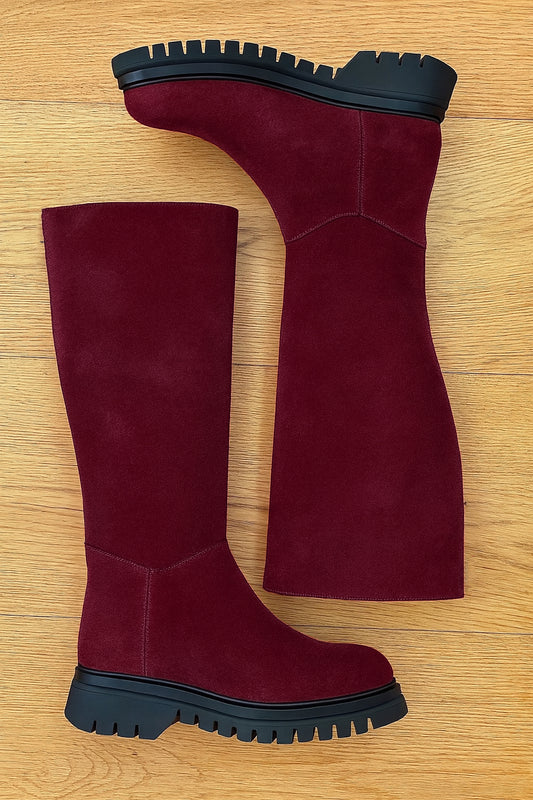 BURGUNDSKÁ SUEDE