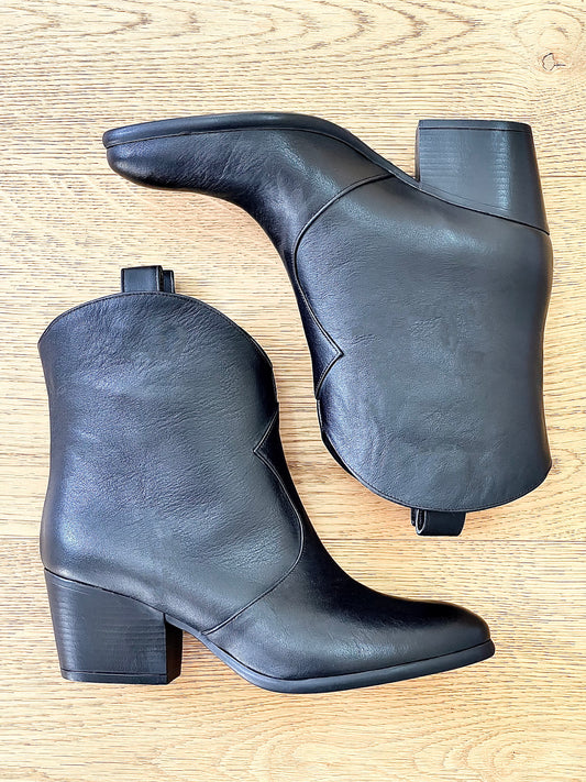 DAKOTA LEATHER ČERNÁ