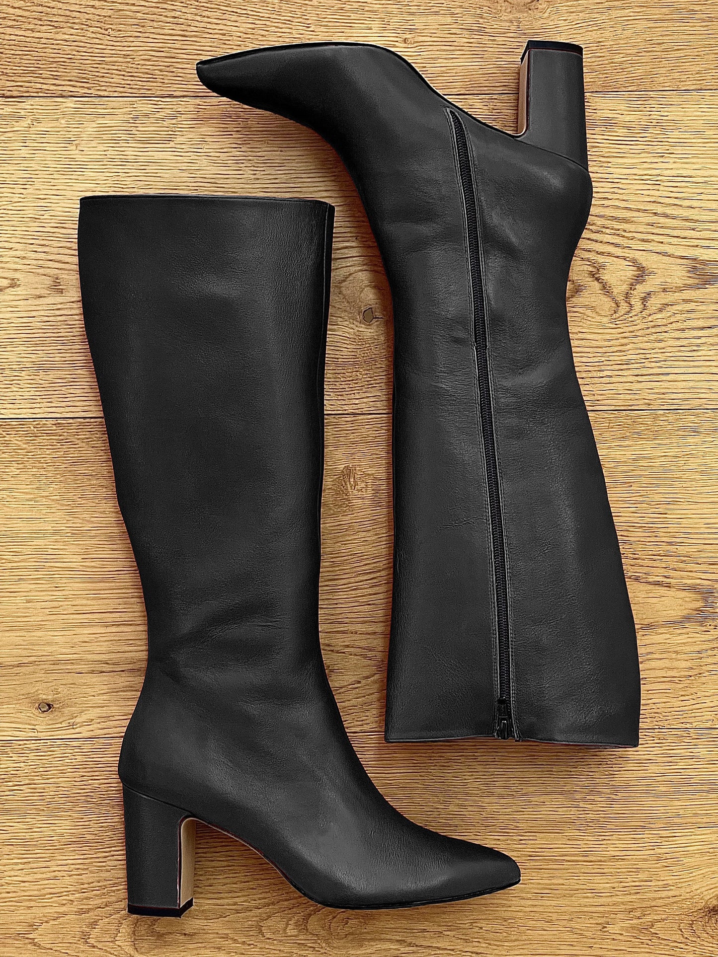 MARK LEATHER ČERNÁ