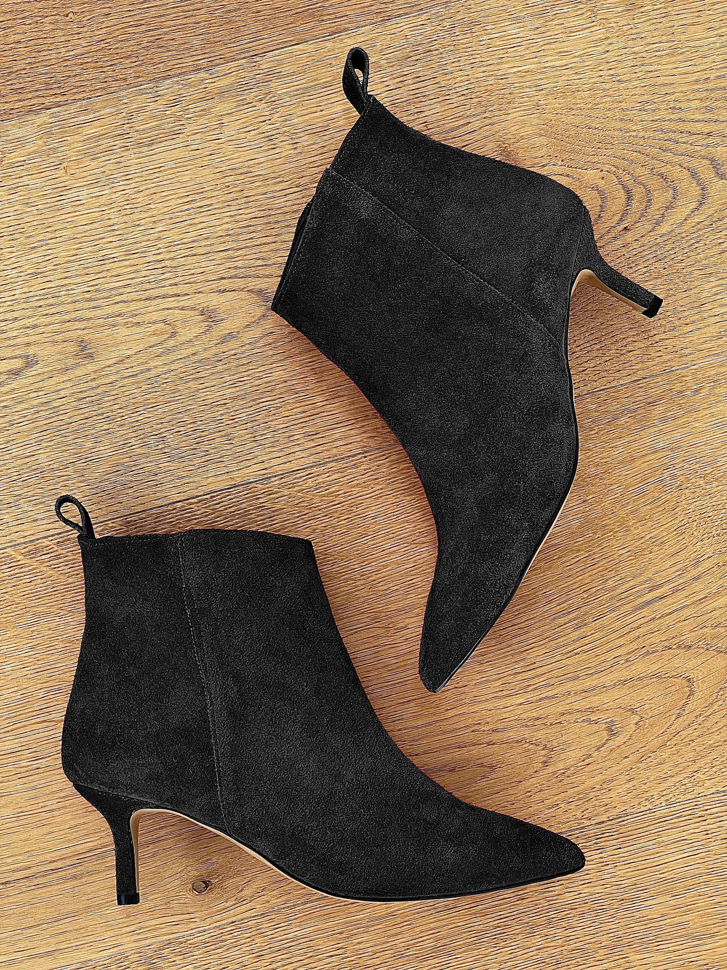 LIOR ČERNÁ SEMIŠOVÁ