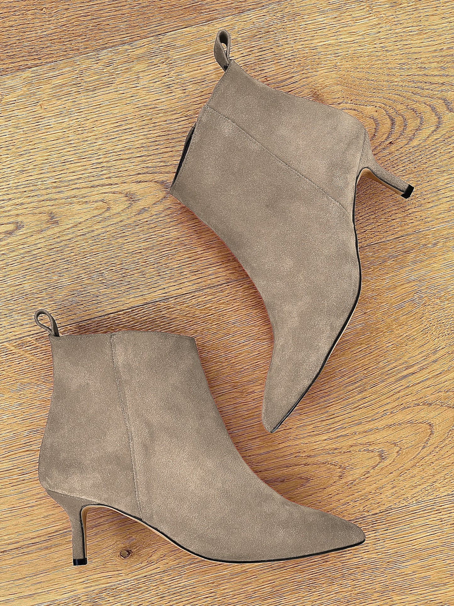 LIOR DOVE GREY SUEDE
