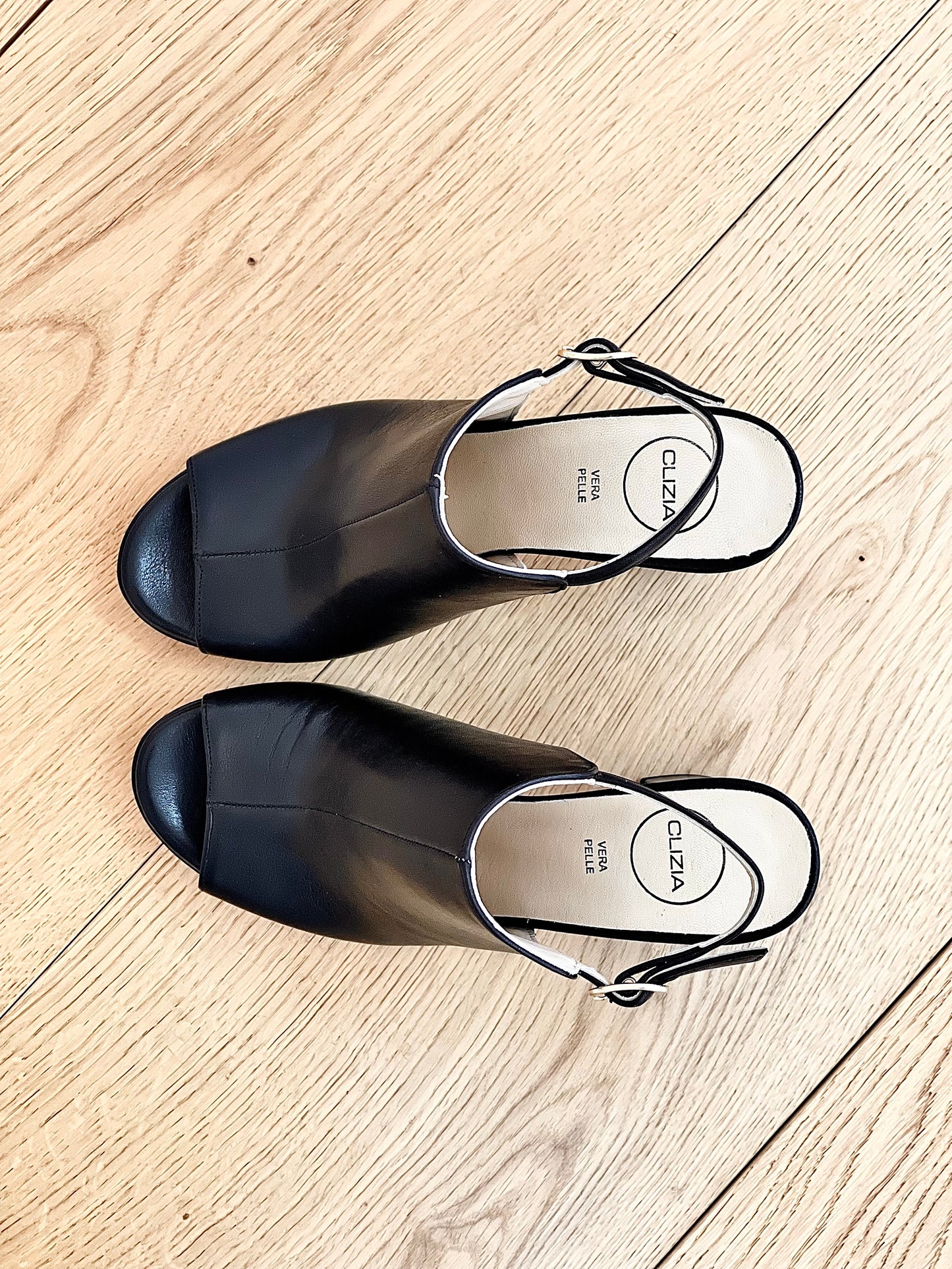 BRESLIN LEATHER BLACK