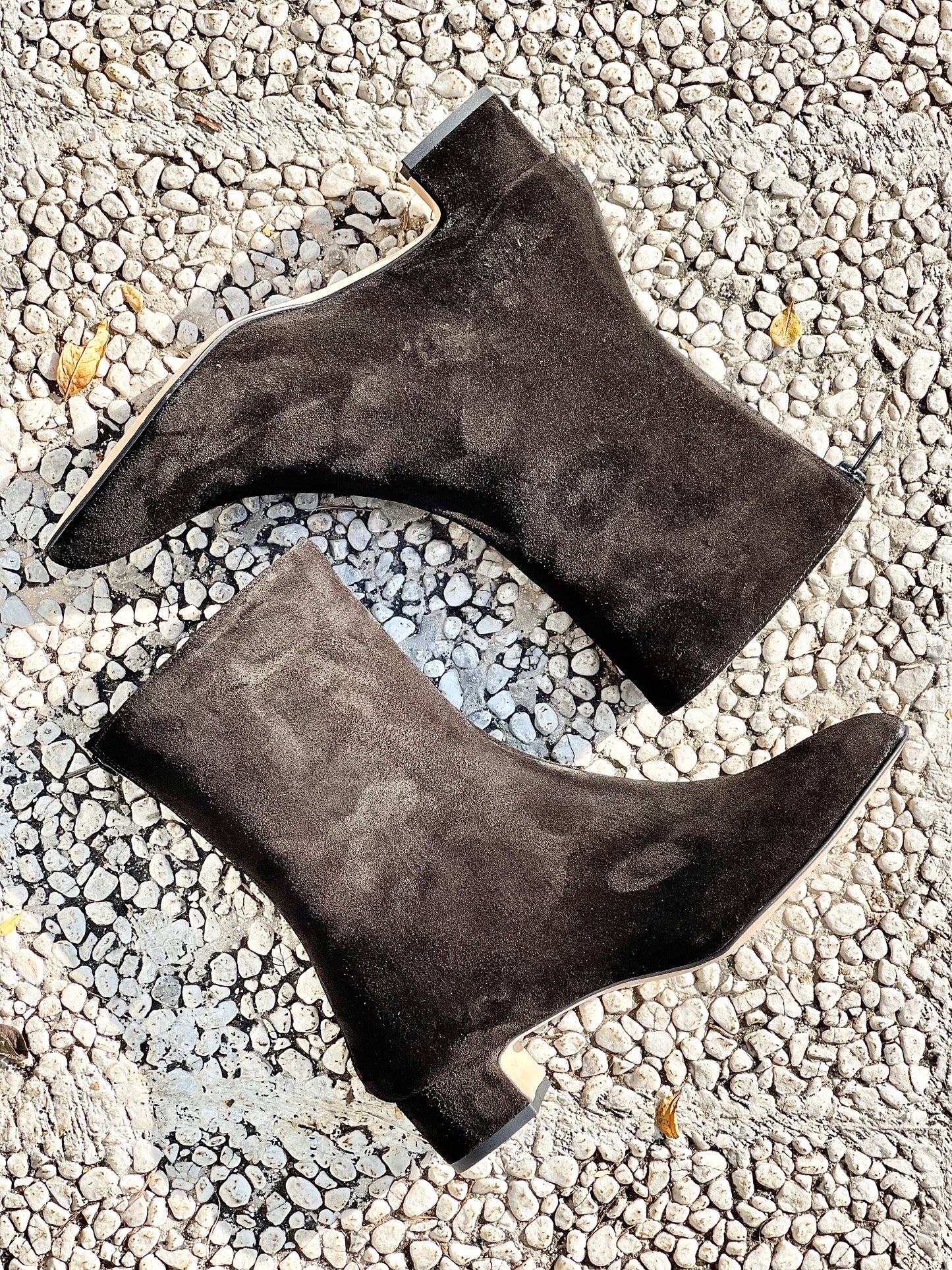 PLANET BLACK SUEDE
