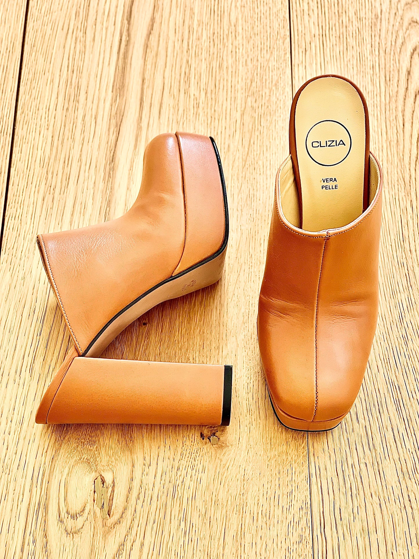 ELVIRA LEATHER