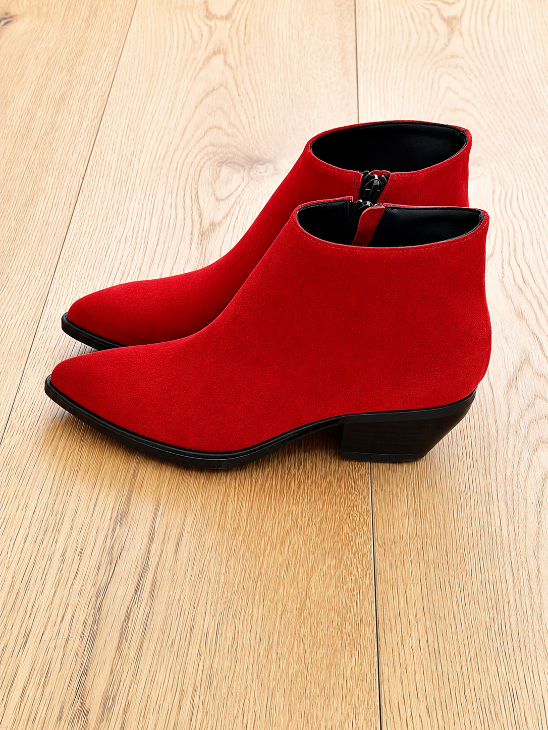 DANIEL RØD GEMSE