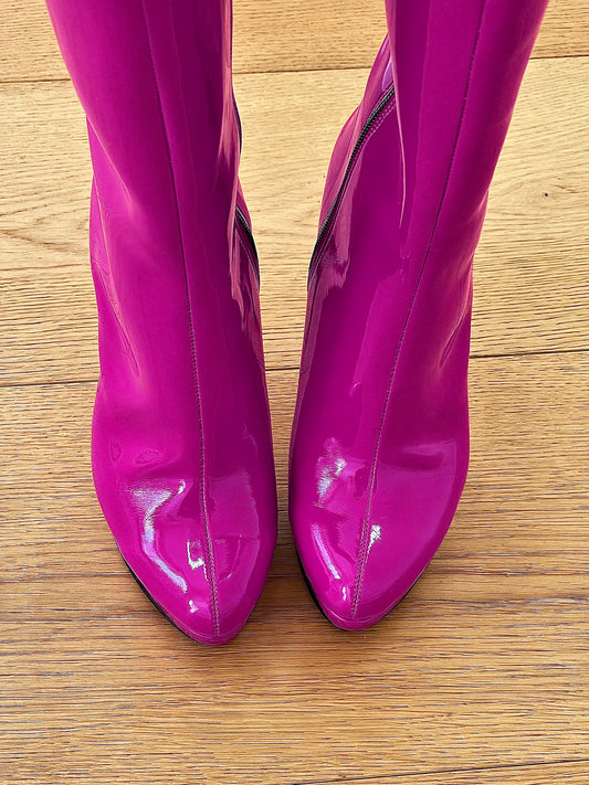 URSULA FUCHSIA-MALING