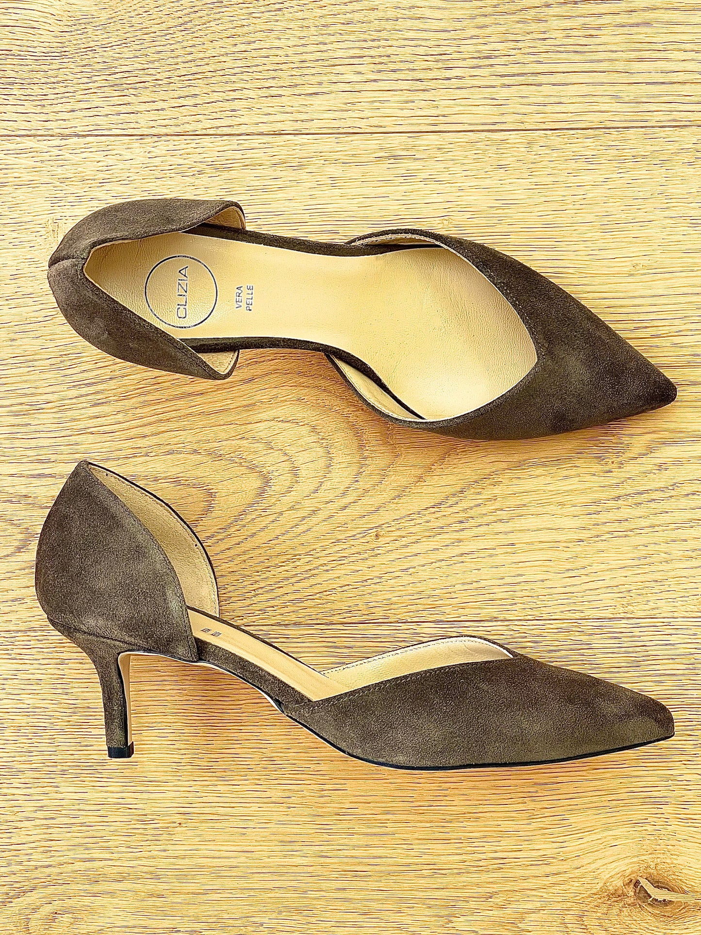 HEIDI KHAKI RUSKIND