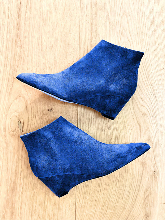 KRYSHA RUSKIND BLUETTE