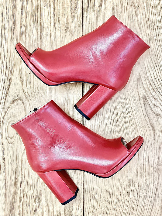 AMAZON RED