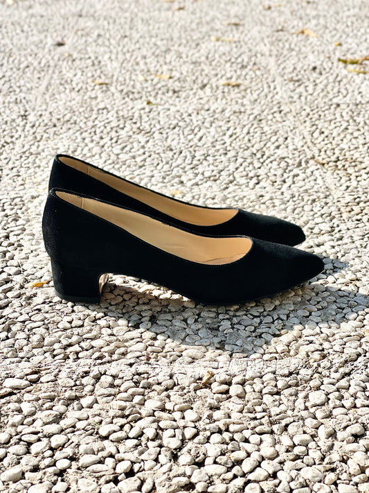SORT SUEDE