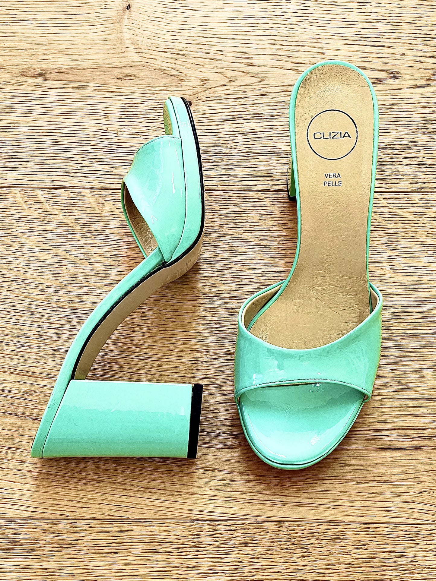 RAQUEL MINT MALING