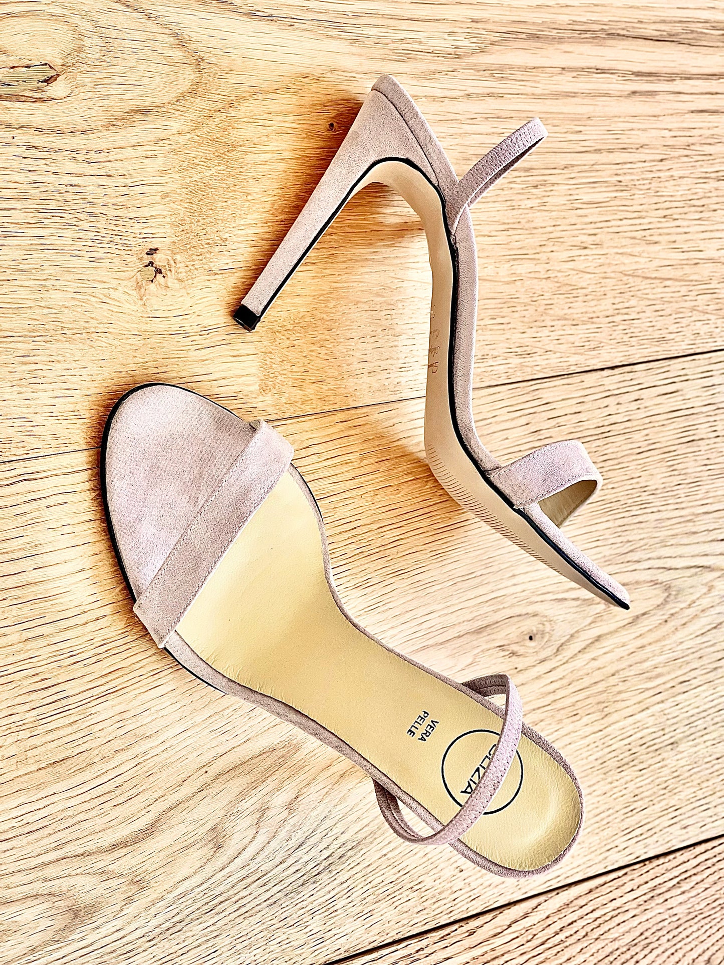 BEIGE RUSKIND SHIVA