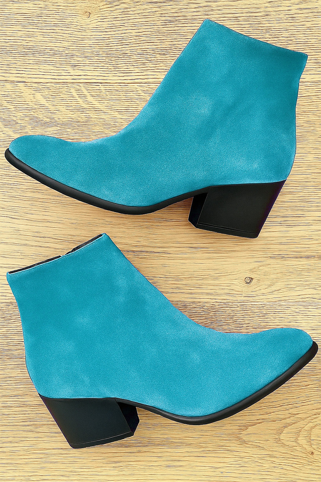 ELISABET WILDLEDER BLAU