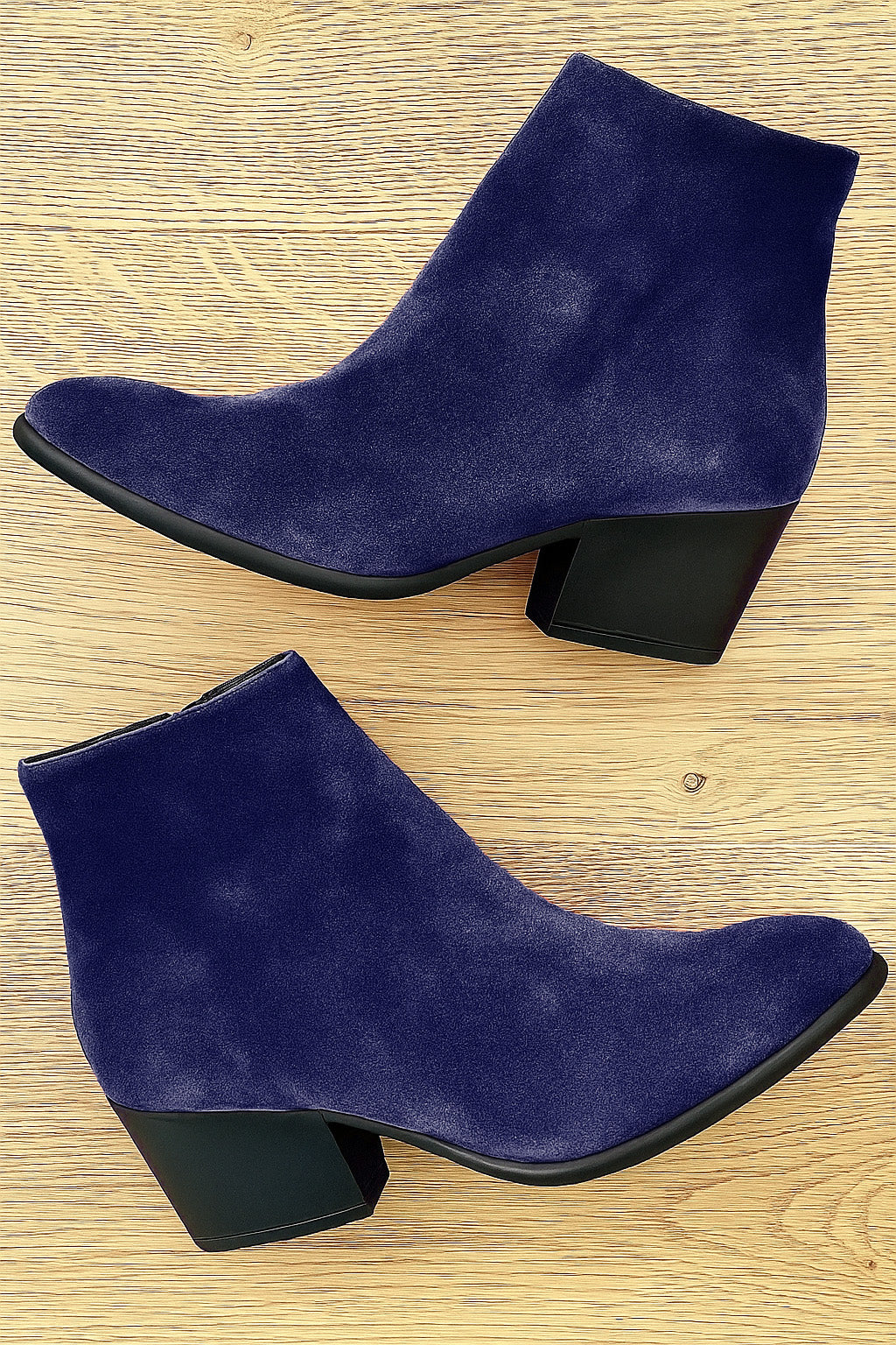 ELISABET BLAU WILDLEDER