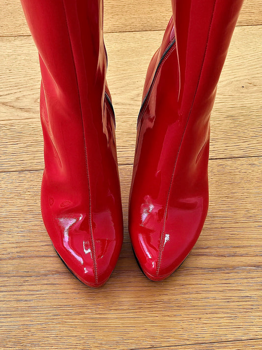 URSULA-ROTE FARBE