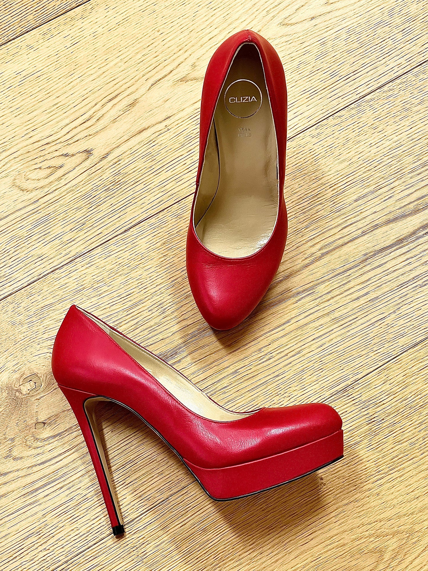 AUCH LEDER ROT