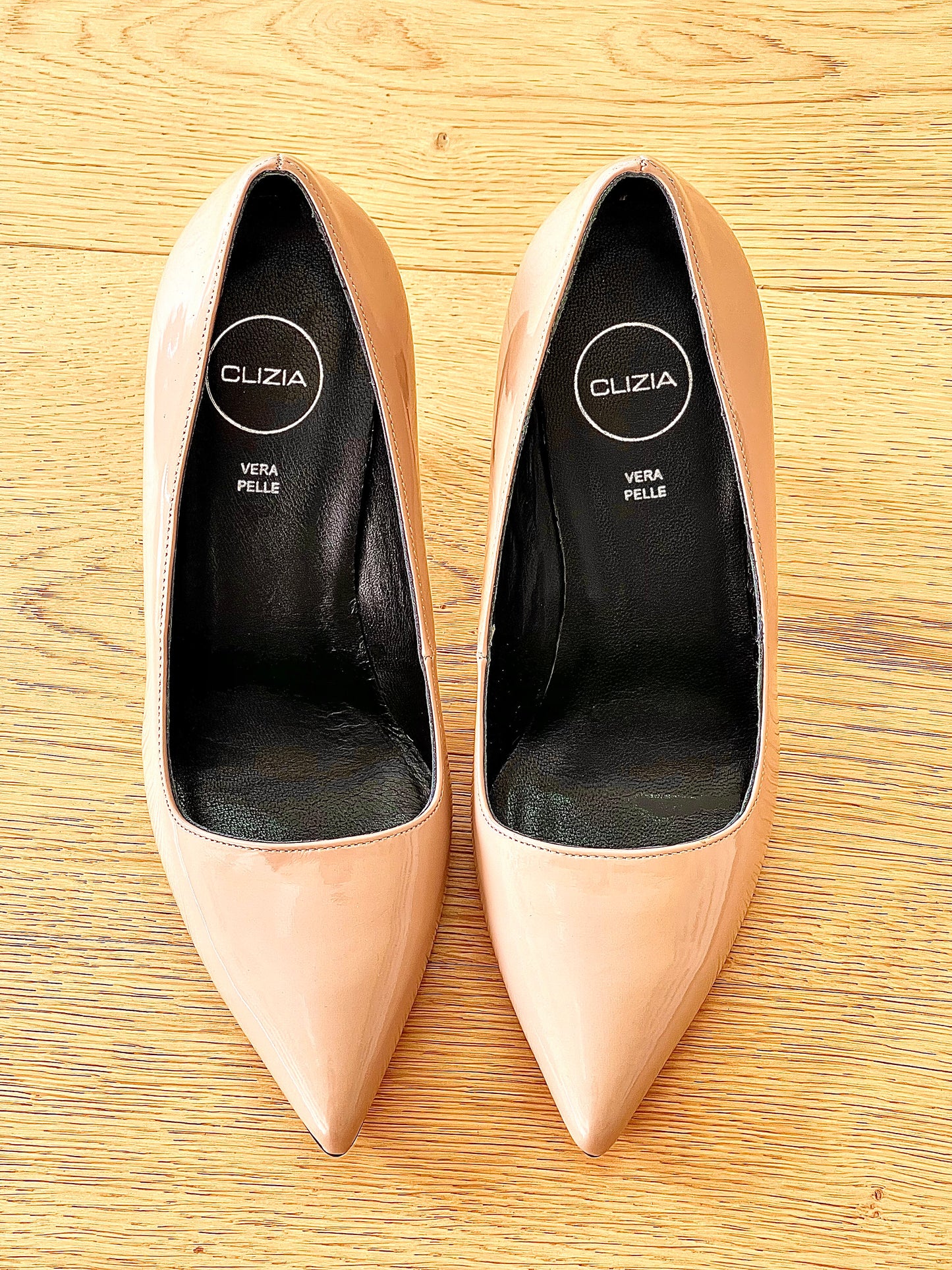 ISLA NUDE LACKLEDER