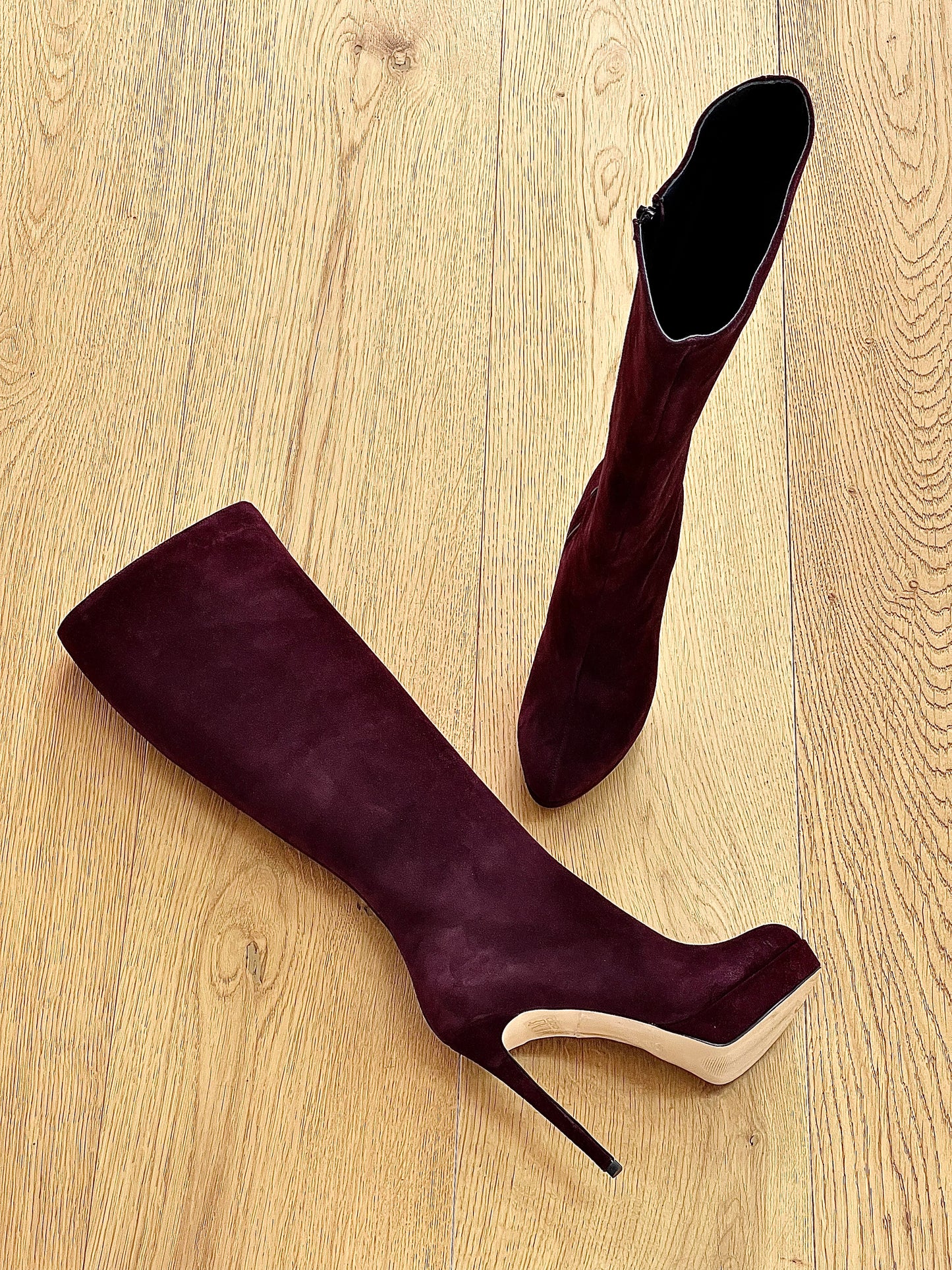 URSULA BURGUNDY WILDLEDER