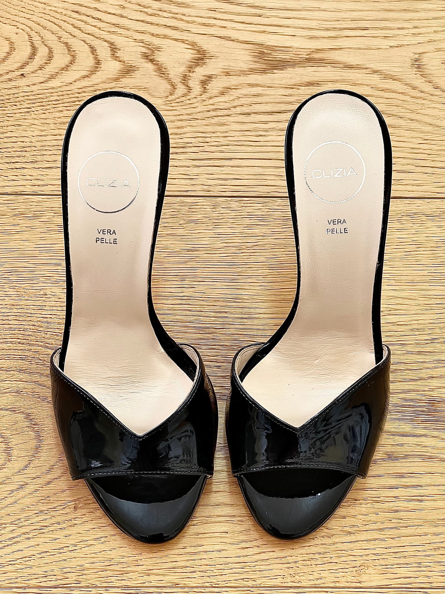 ALLEGRA SCHWARZES LACKLEDER