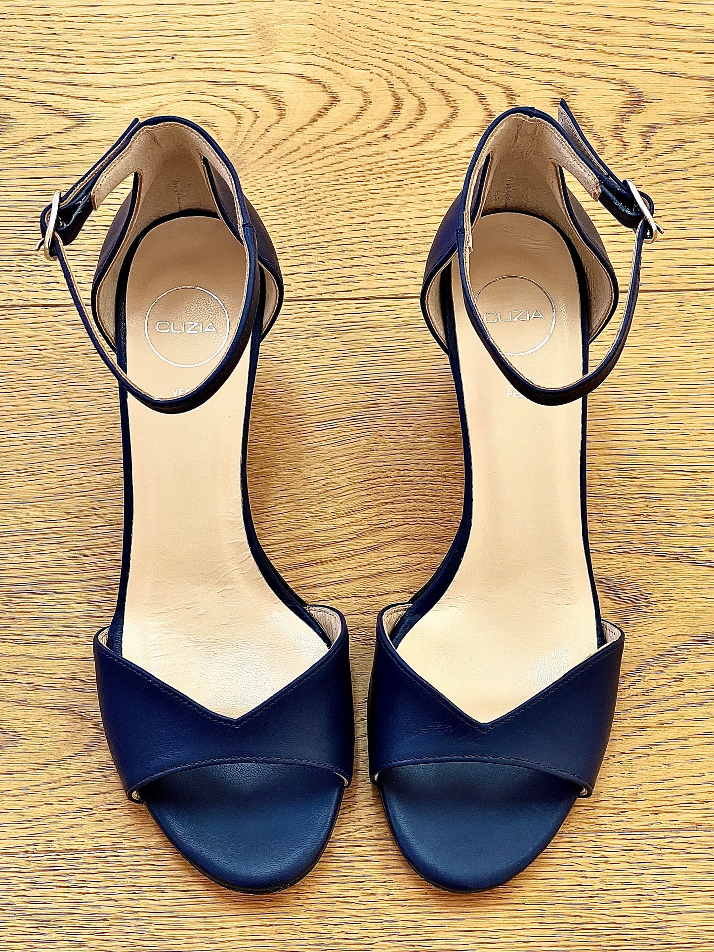 DAPHNE BLAUES LEDER