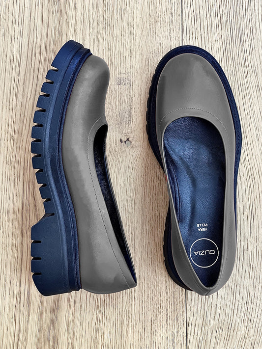 BERNSTEINFARBENES LEDER GRAU