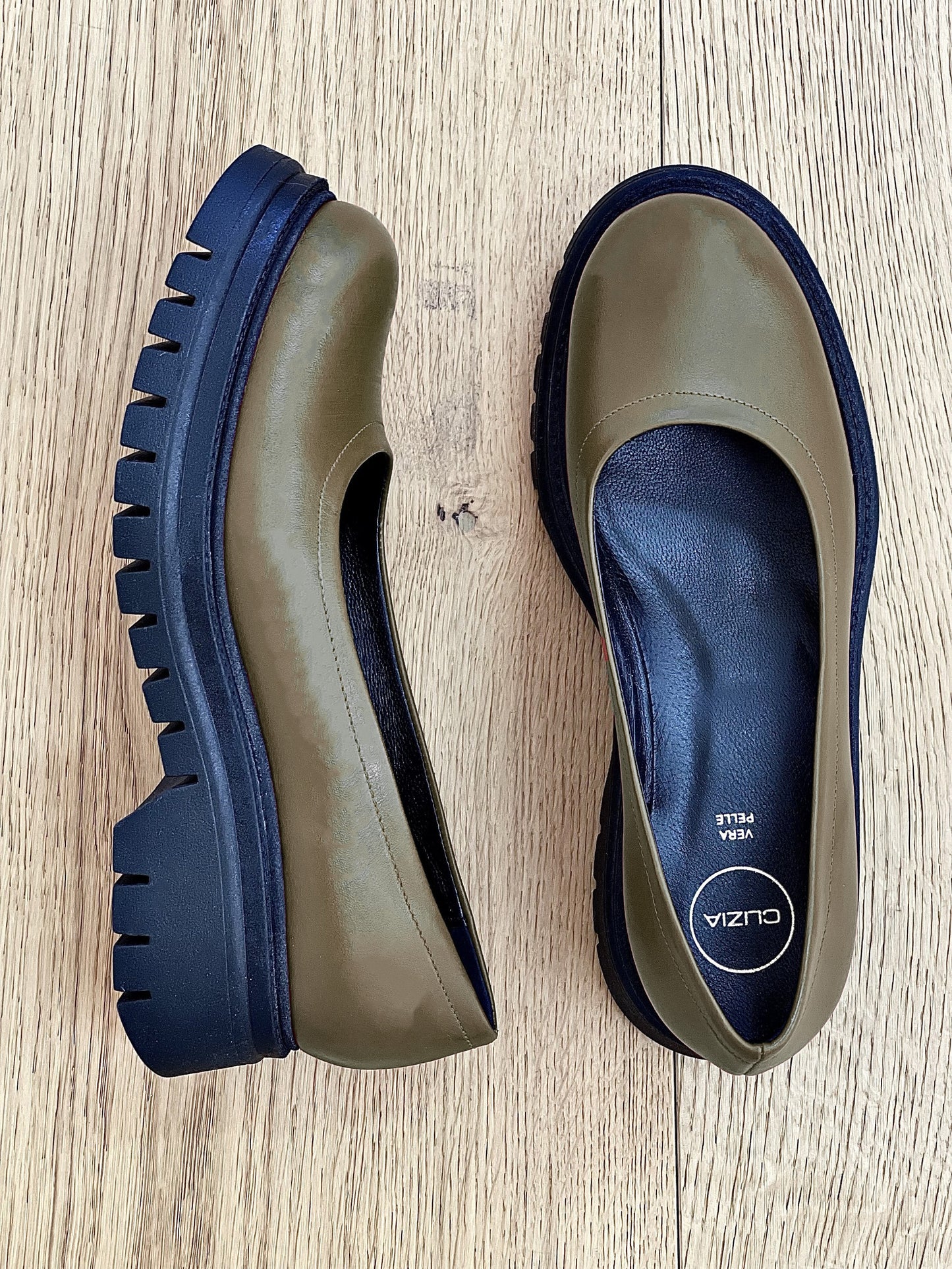 BERNSTEINFARBENES KHAKI-LEDER