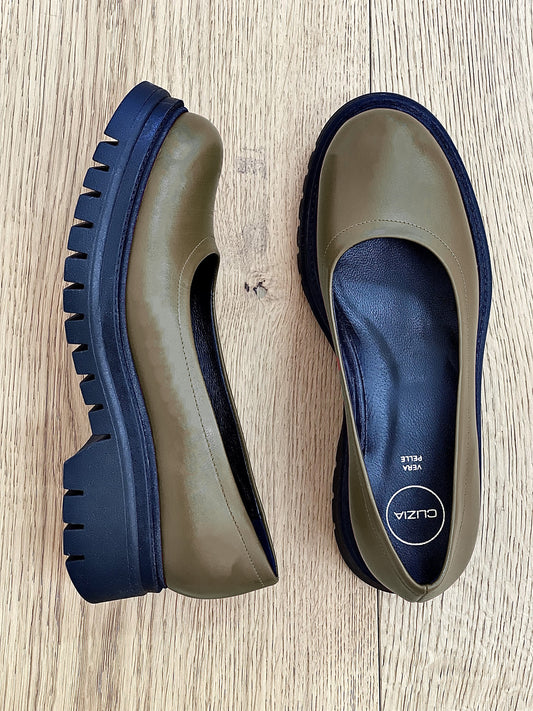 BERNSTEINFARBENES KHAKI-LEDER