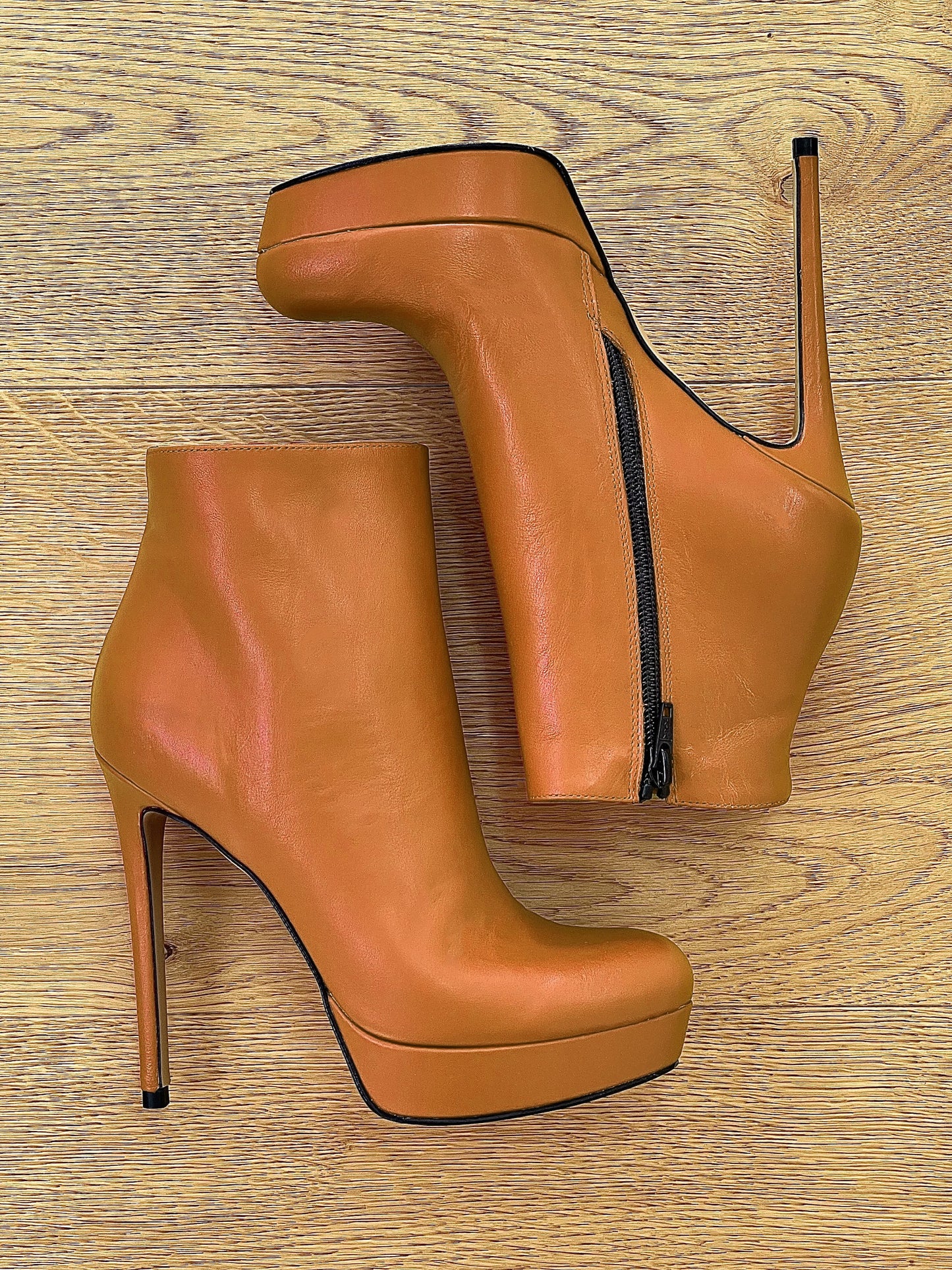 LOREN LEATHER