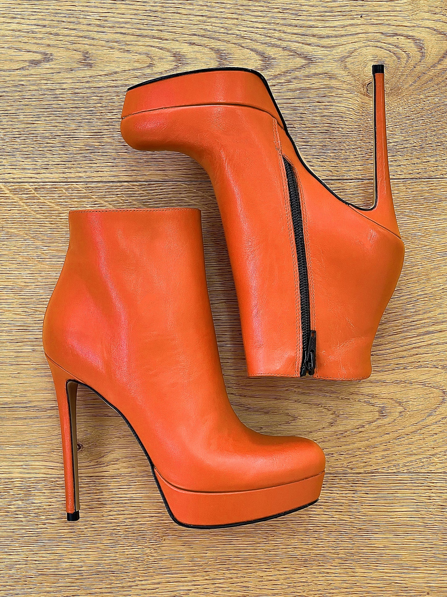 LOREN ORANGE LEDER