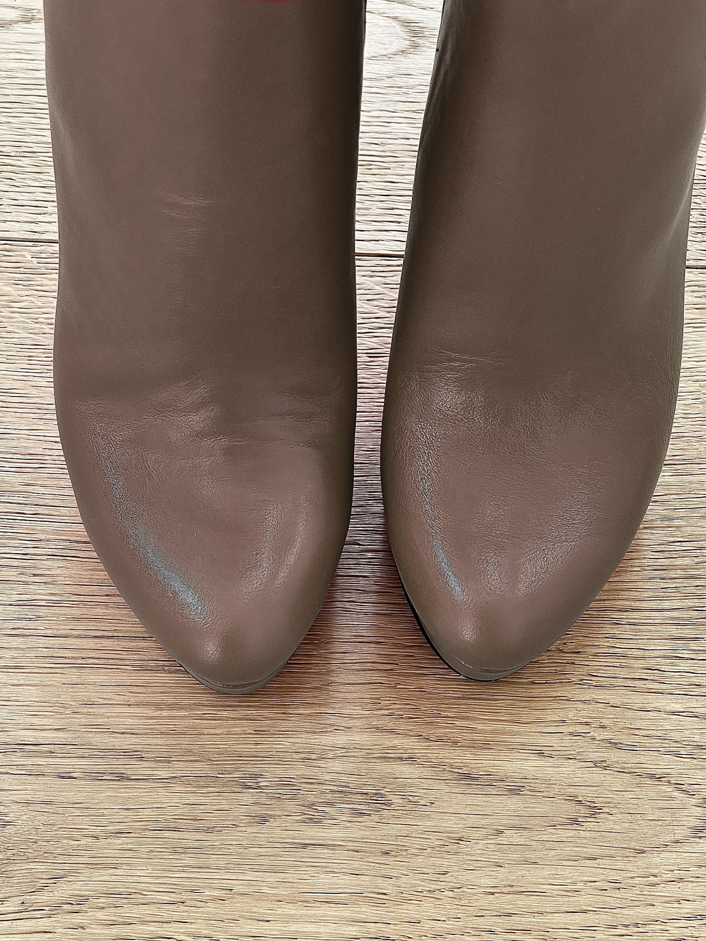 LOREN TAUPE LEDER