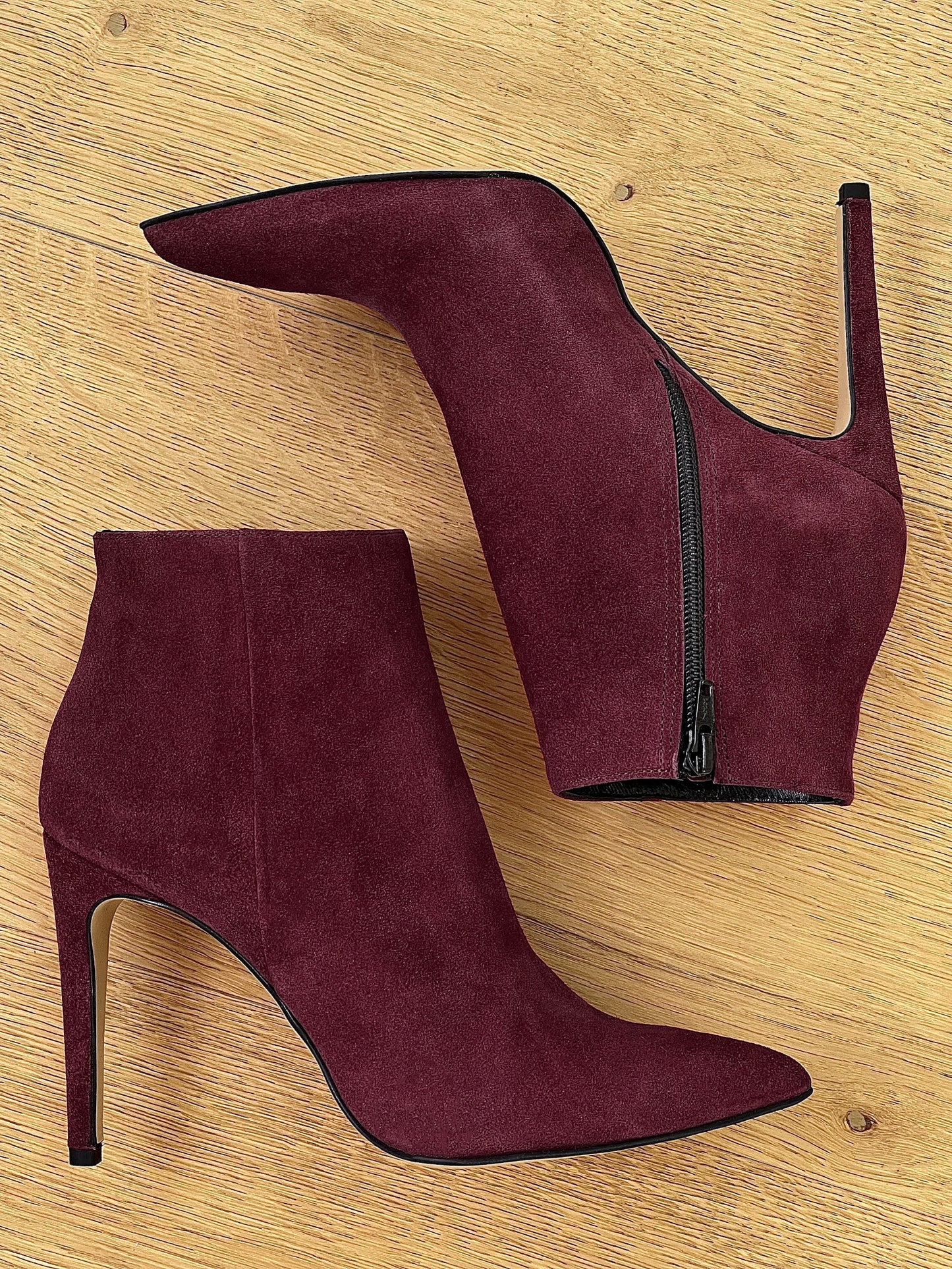 BURGUNDERFARBENES WILDLEDER TITA