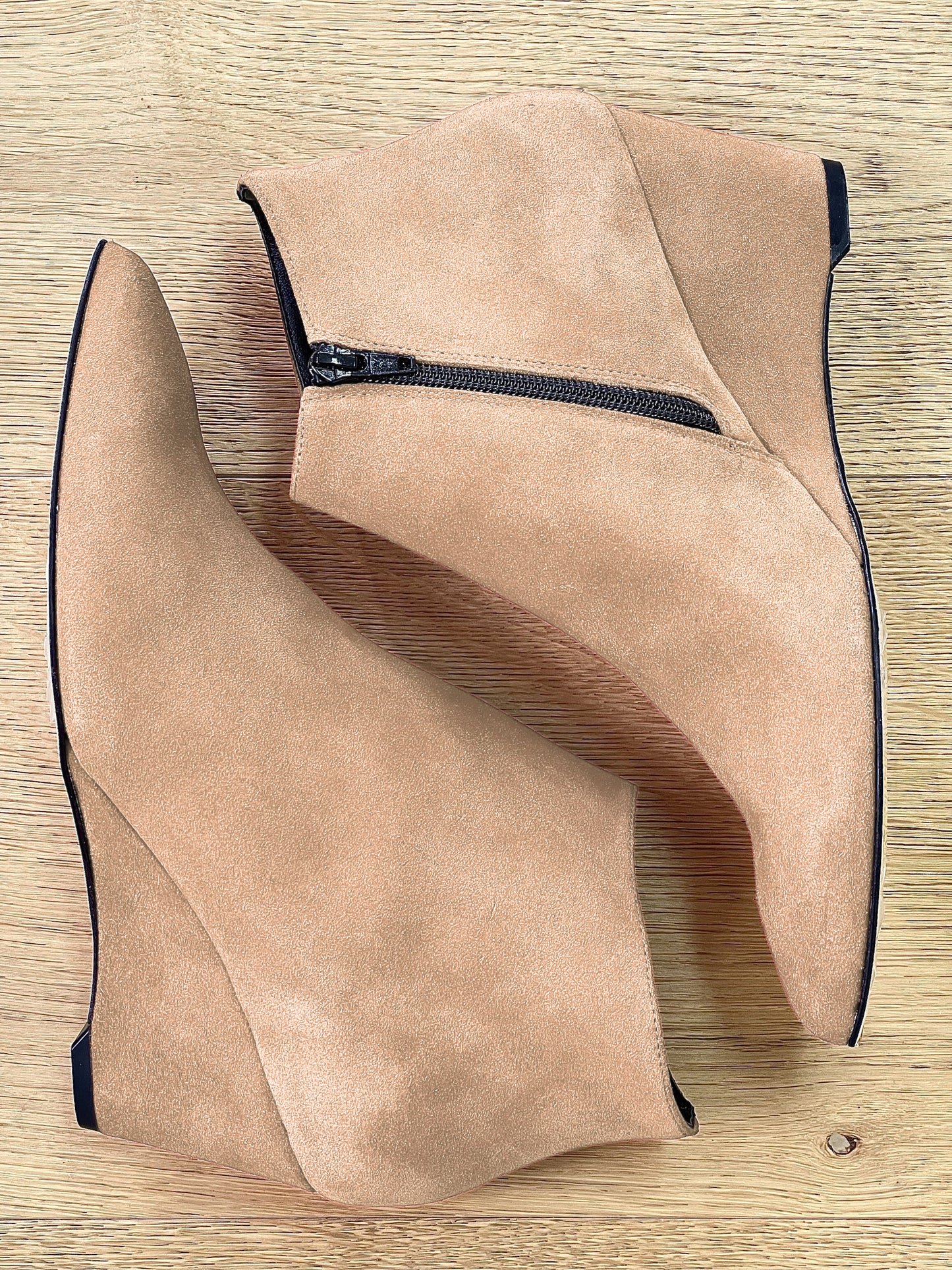 KRYSHA BEIGE WILDLEDER