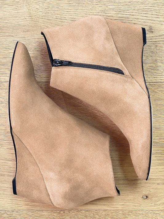 KRYSHA BEIGE WILDLEDER