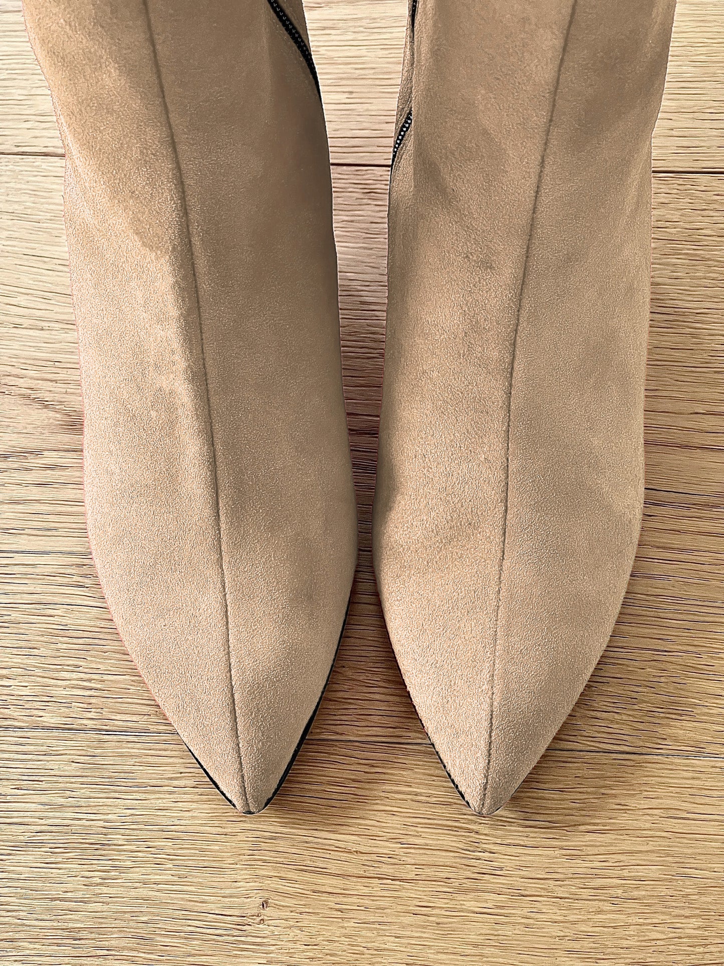 MARKE BEIGE WILDLEDER