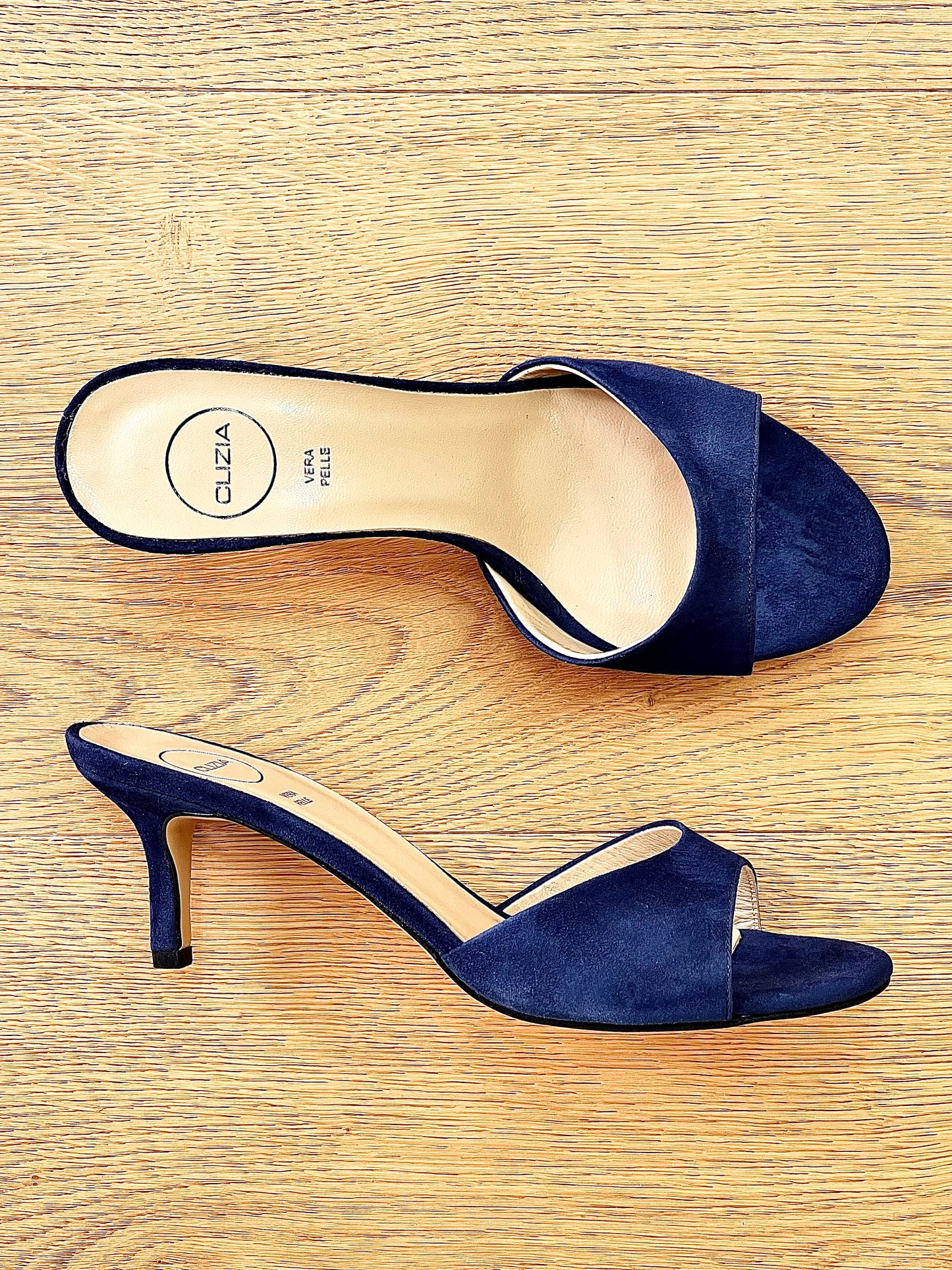 MORENA BLAU WILDLEDER