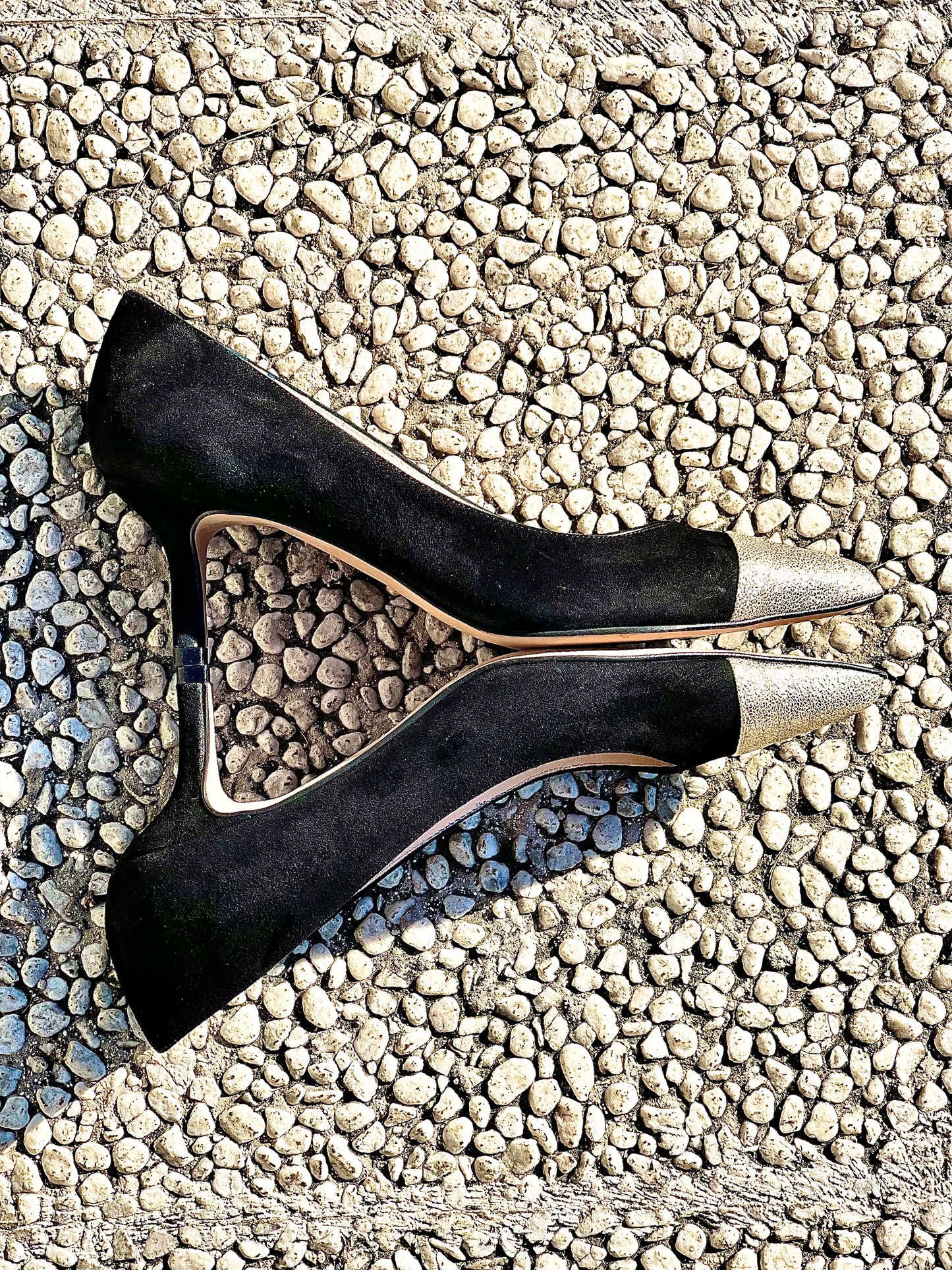 HELLES WILDLEDER SCHWARZ/GOLD