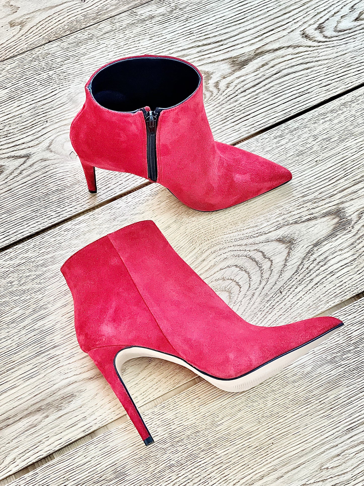 RED SUEDE TITA