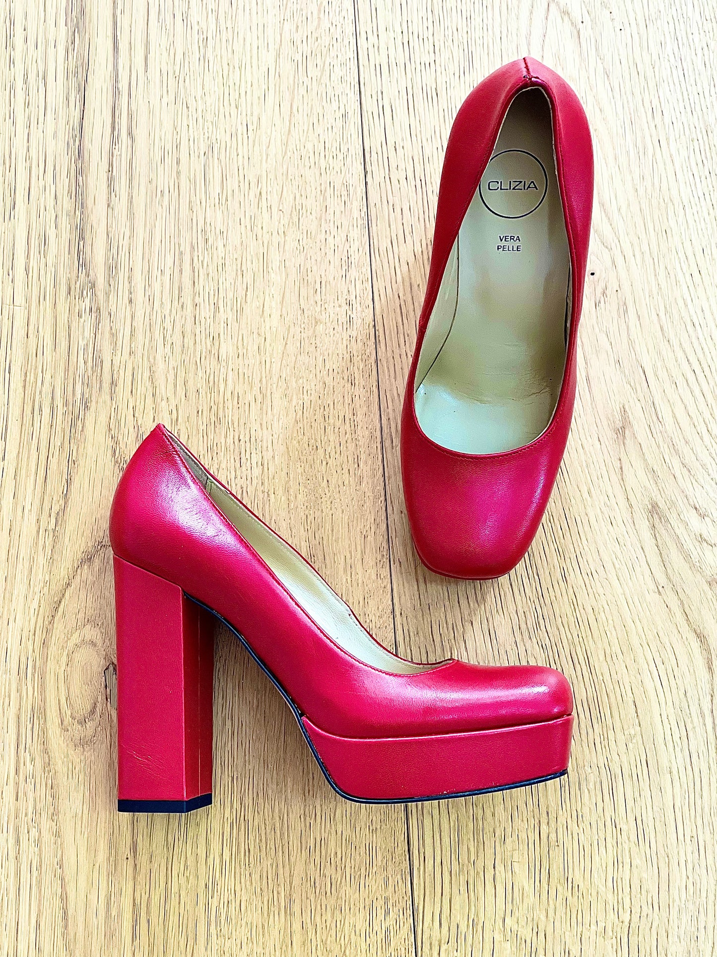 KATA LEDER ROT