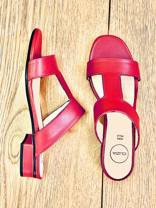 LARA LEDER ROT