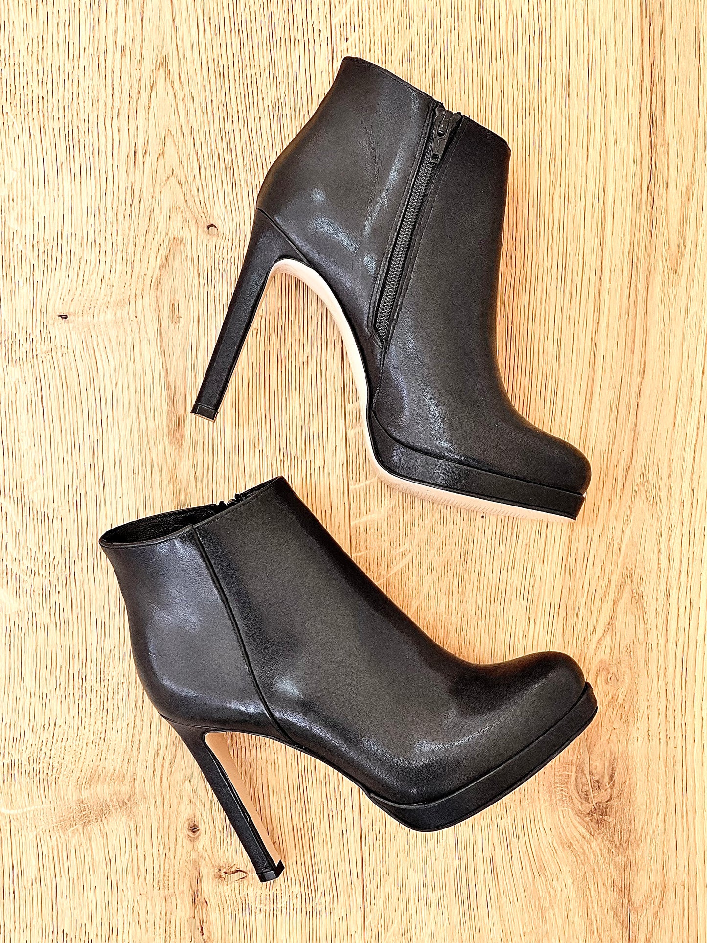 JIM BLACK LEATHER