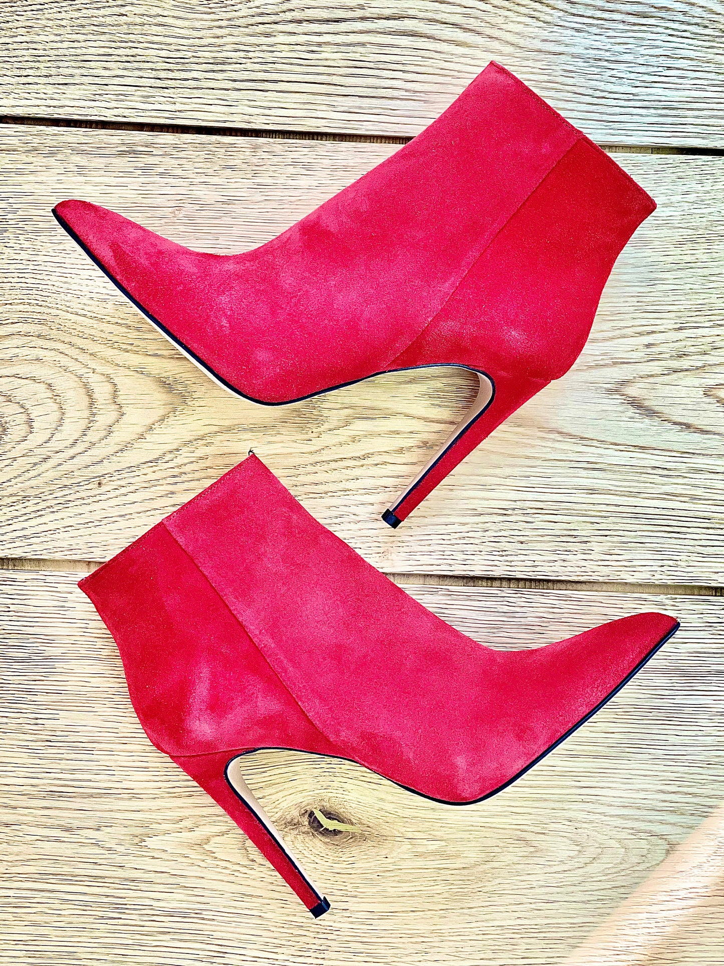 RED SUEDE TITA
