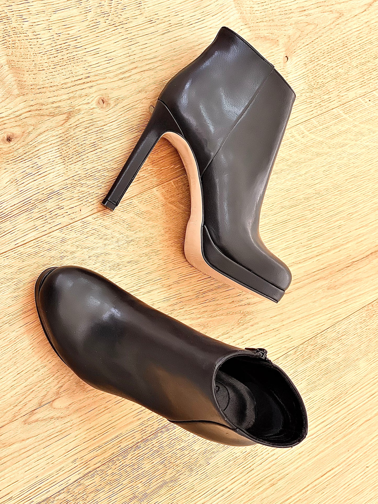 JIM BLACK LEATHER