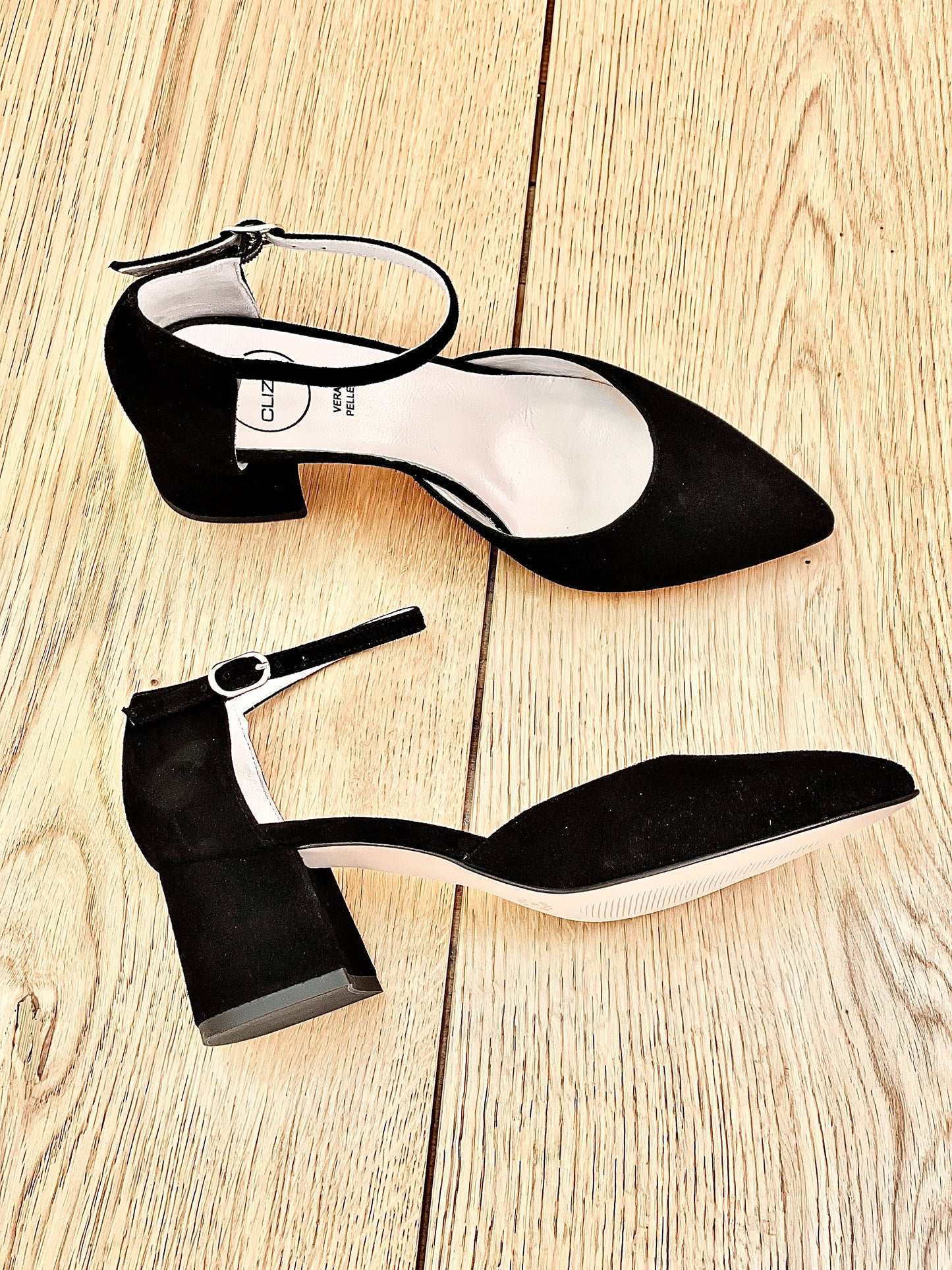 LEDA SCHWARZ WILDLEDER