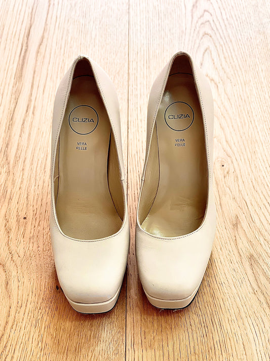 BEIGE LEDER KATA