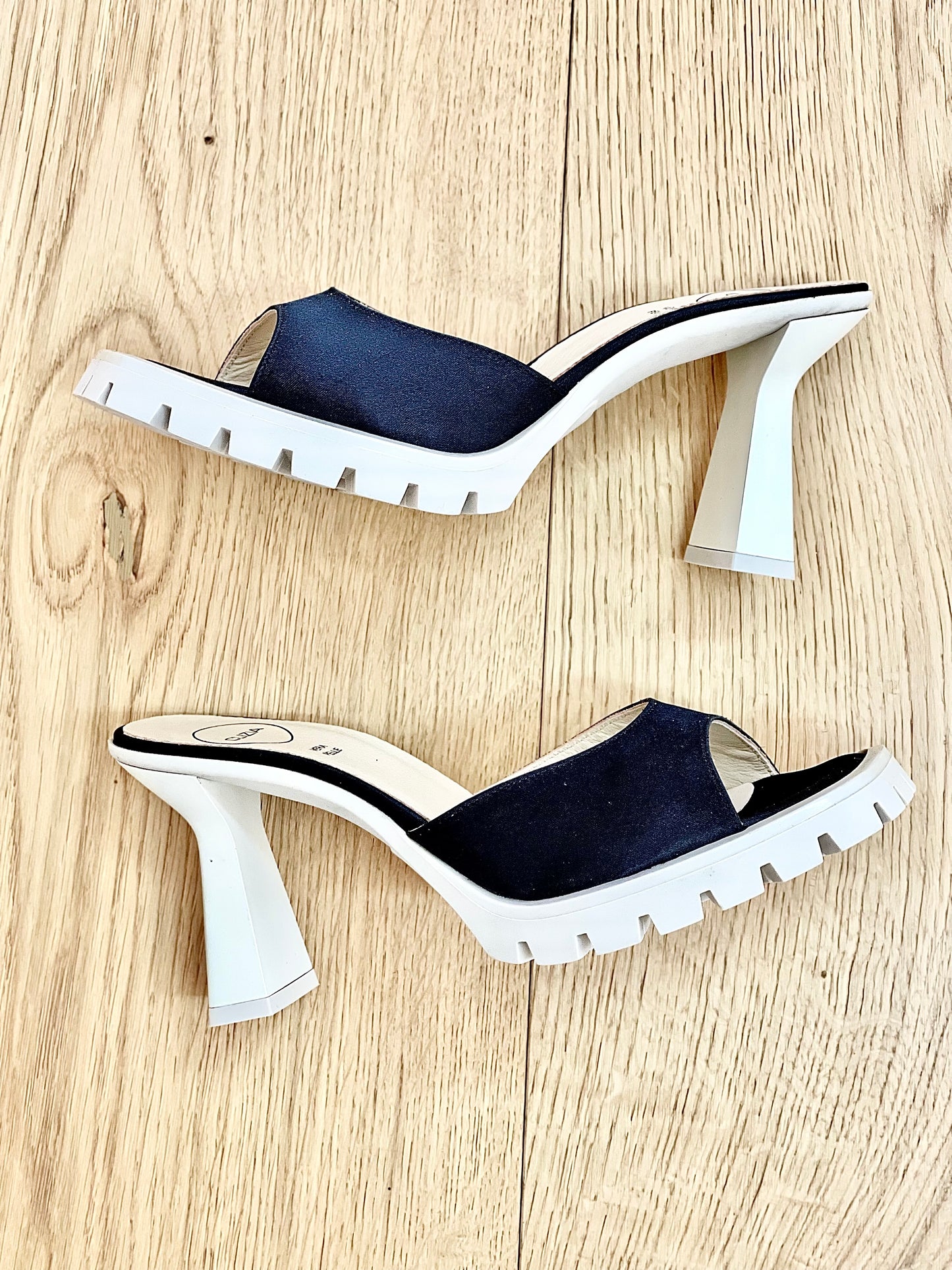 KAI SCHWARZ SATIN